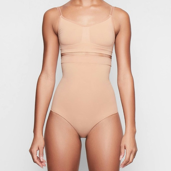 Skims Seamless Sculpt High Waist Brief - Ochre - XL - Picture 2 of 10